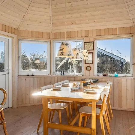 Oskar - 300m From The Sea By Interhome